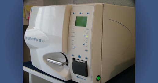 Studio Dentistico - Autoclave tipo B per la sterilizzazione degli strumenti